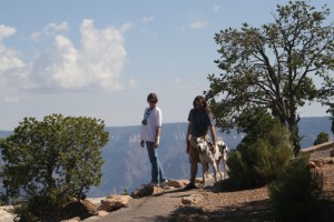 gc_puck_shakti_cindy We had an enjoyable walk with Shakti along the rim.