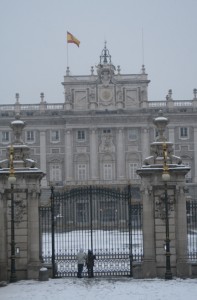 The Royal Palace (Palacio Real) was built in the 1700s by the Bourbons and is still used for some official functions. The front gates of the palace open to a large courtyard, and you can see the Spanish flag flying.