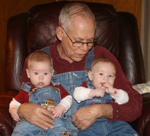02_alex_papa_dom_overalls Papa with Alex (left) and Dom